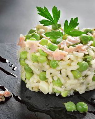 Ризотто с зеленым горошком и ветчиной