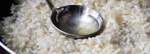 ризотто с зеленым горошком, сыром джюгас и мятой. Шаг 6