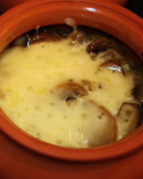 Фаршированные кальмары в горшочке