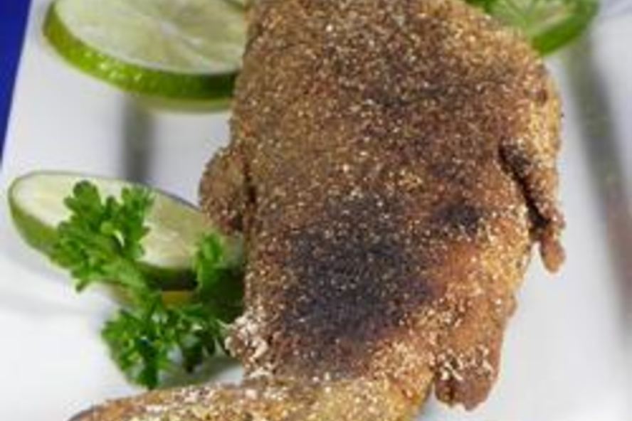 Рецепт форели, зажаренной целиком в панировке