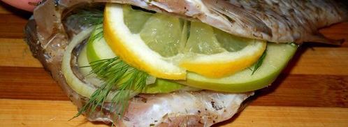 карп запеченый в яблоках с ароматными травами. Шаг 5