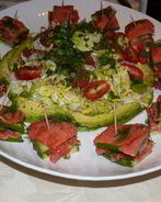 Копченый лосось со свежим огурцом