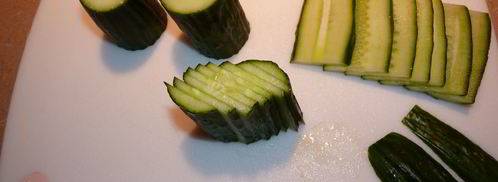 копченый лосось со свежим огурцом. Шаг 3