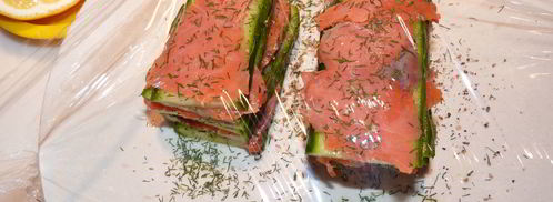 копченый лосось со свежим огурцом. Шаг 5