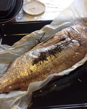 Рыба, запеченная в рукаве