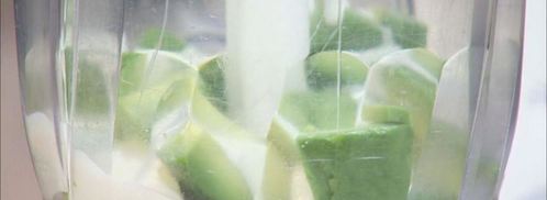 запеченная треска с лапшой из кабачков и с соусом из авокадо. Шаг 7