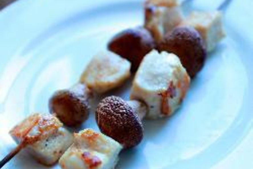 Рецепт куриных шашлычков с грибами