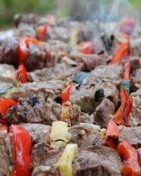 Шашлык из говядины с цуккини и болгарским перцем