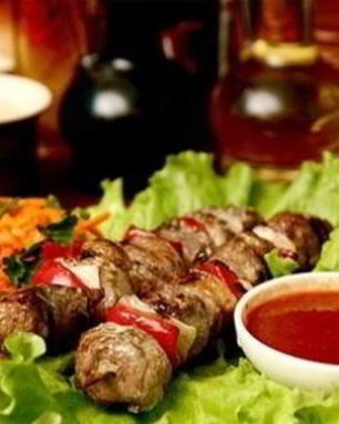 Шашлык из свинины с луком по-грузински