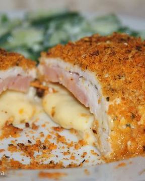 Шницель из куриной грудки Кордон блю