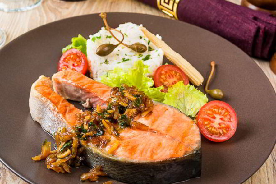 Рецепт пряных стейков из лосося с имбирем