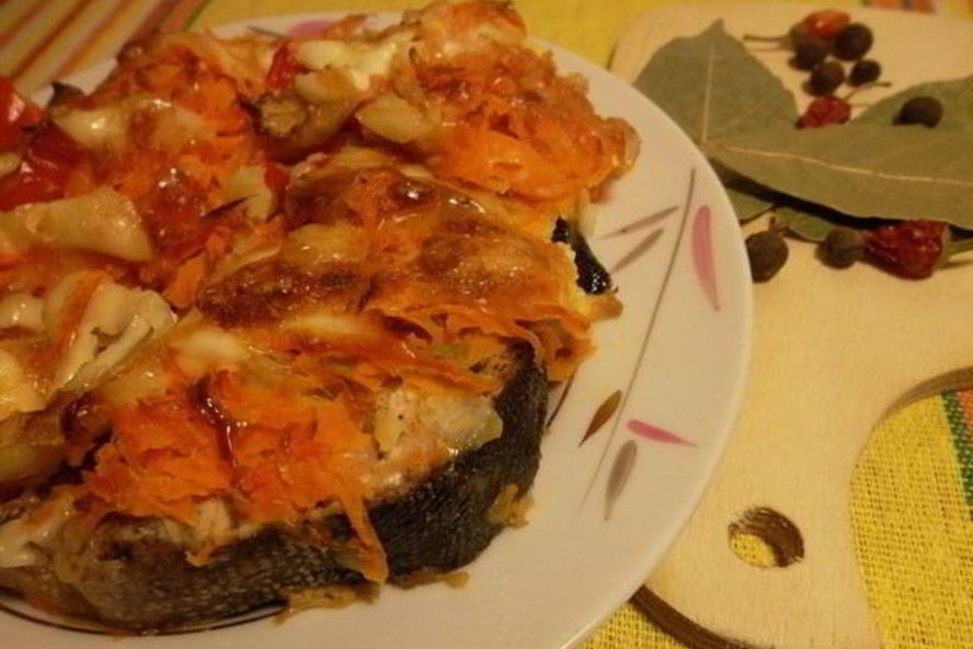 Рецепт стейков горбуши, запеченные с овощами