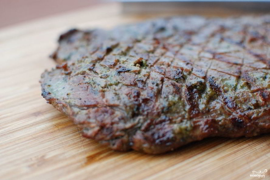 Рецепт стейков в зеленом маринаде