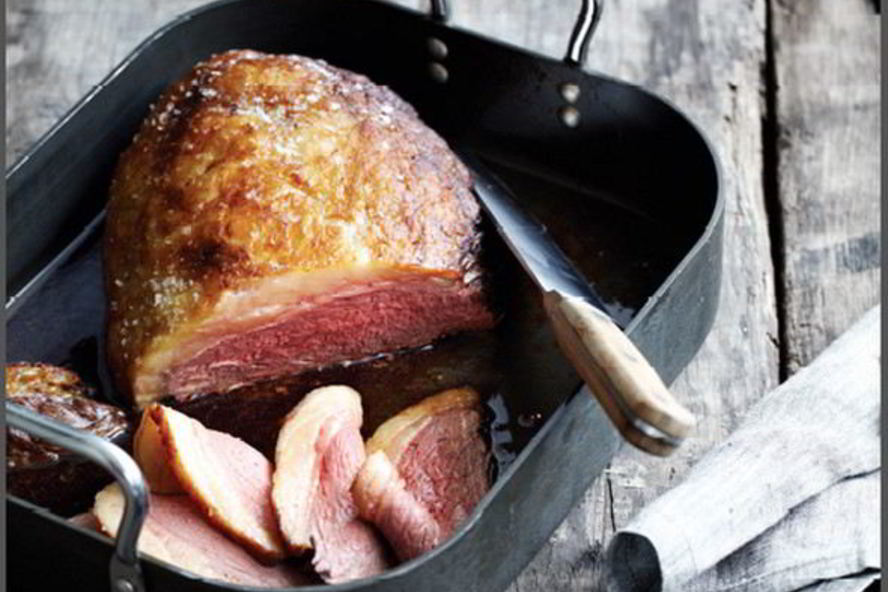 Рецепт запеченного стейка из костреца с черничным соусом