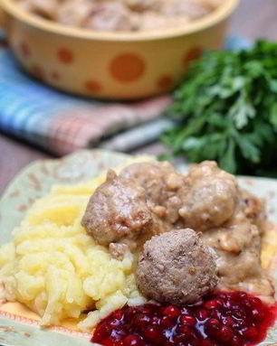 Шведские тефтели с соусом Брюн Сос