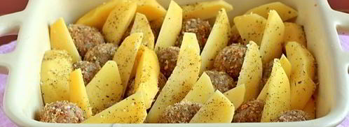 тефтели с картошкой в соусе в духовке. Шаг 9