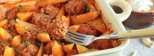 тефтели с картошкой в соусе в духовке. Шаг 13