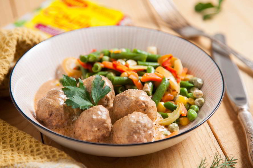 Рецепт тефтелей с сыром в сливочно-томатном соусе