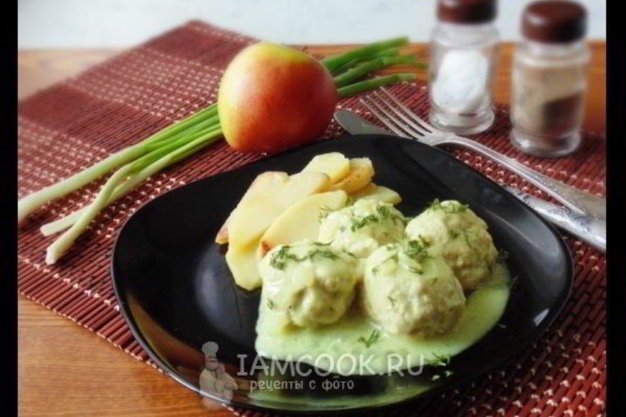 Рецепт тефтелей с яблоками в сметанном соусе