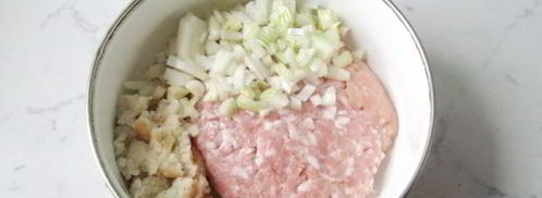 тефтели с яблоками в сметанном соусе. Шаг 4