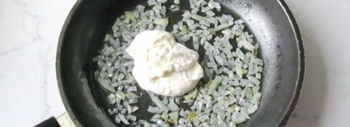 тефтели с яблоками в сметанном соусе. Шаг 8