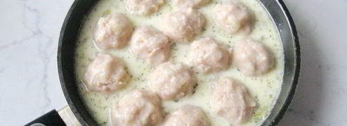 тефтели с яблоками в сметанном соусе. Шаг 11