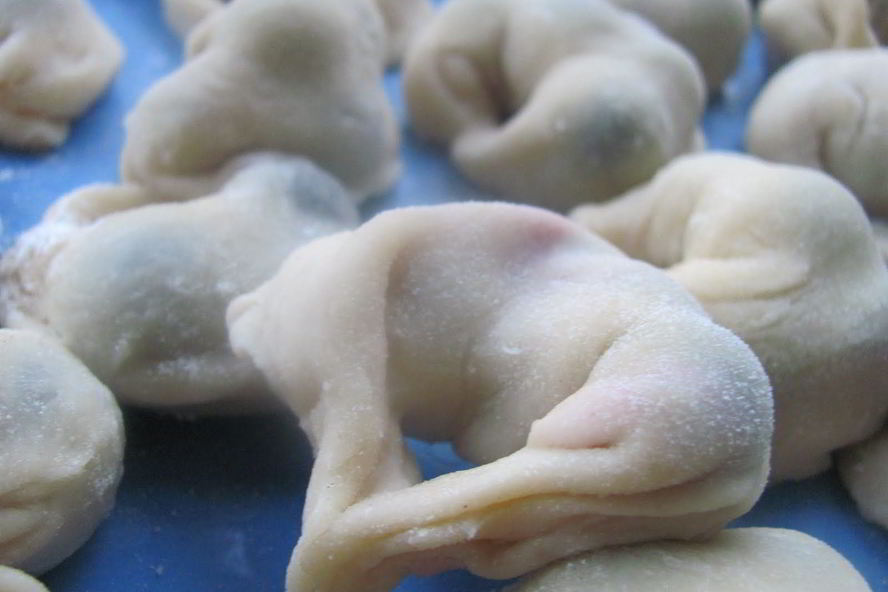 Рецепт домашних вареников с черникой