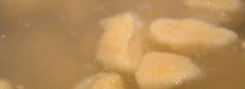 ленивые вареники с клубникой и базиликом. Шаг 7