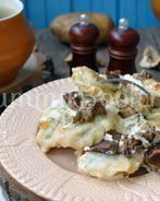 Вареники с картофелем в горшочках