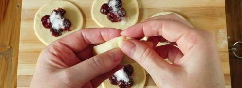 вареники с вишней на кефире. Шаг 15