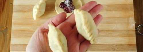 вареники с вишней на кефире. Шаг 16