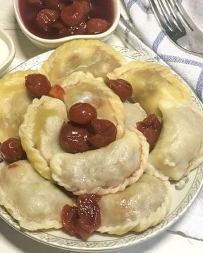 Вареники с вишней