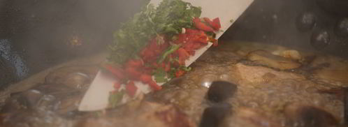 жаркое из свинины с острыми баклажанами и шампиньонами. Шаг 6