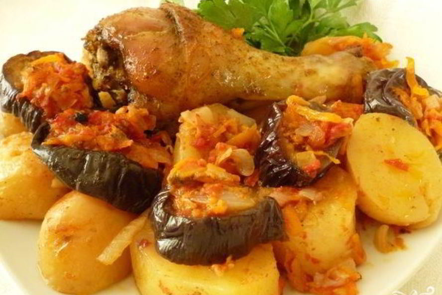 Рецепт жаркого с баклажанами и картошкой