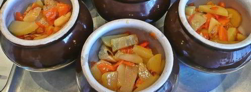 жаркое с грибами и картошкой в горшочках. Шаг 15