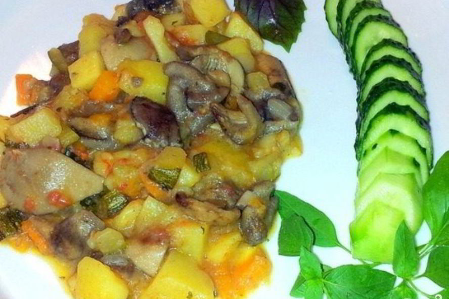 Рецепт жаркого с грибами в мультиварке