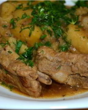 Жаркое с копчеными ребрышками и грибами в мультиварке