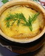 Жаркое в горшочках с картофельной крышкой