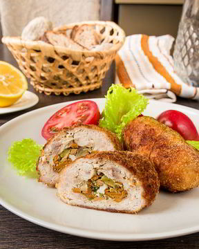 Куриные зразы с лисичками