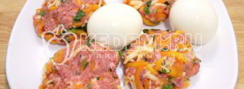 мясные зразы с яйцом. Шаг 4