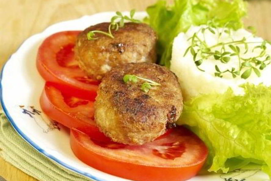 Рецепт сочных зраз с брынзой