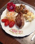 Зразы из смешанного фарша с сыром и яйцом