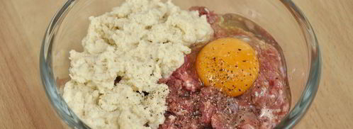 зразы с грибами, луком и яйцом. Шаг 9