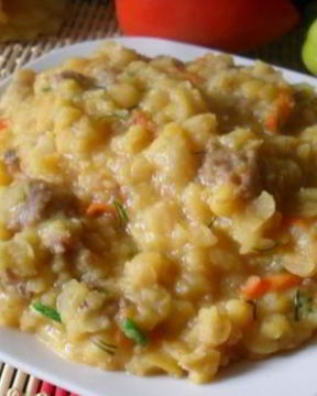 Гороховая каша с мясным фаршем в мультиварке