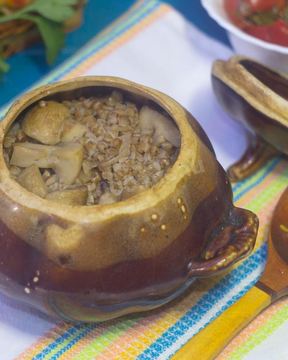 Гречка с грибами в горшочке