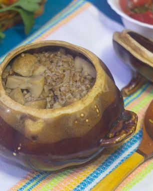 Гречка с грибами в горшочке