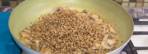 гречка с грибами в горшочке. Шаг 8