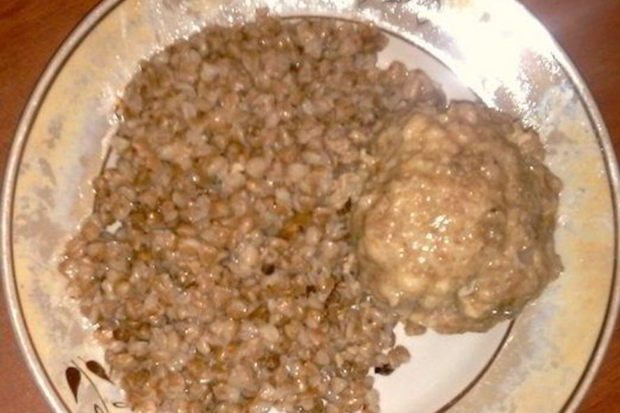 Рецепт гречки с котлетами в мультиварке