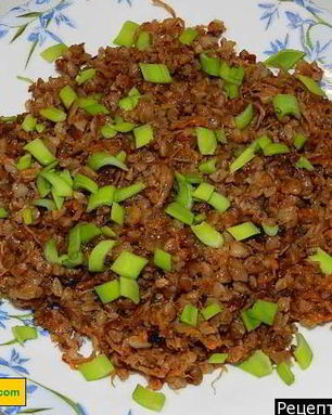 Гречка с тушенкой, морковью и луком