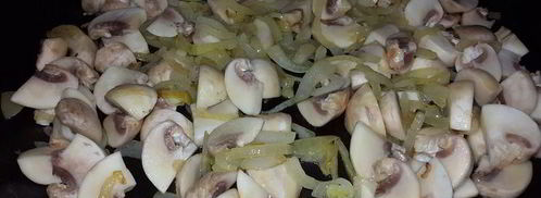 гречка, томленая с тыквой, грибами, сельдереем и вялеными томатами. Шаг 3